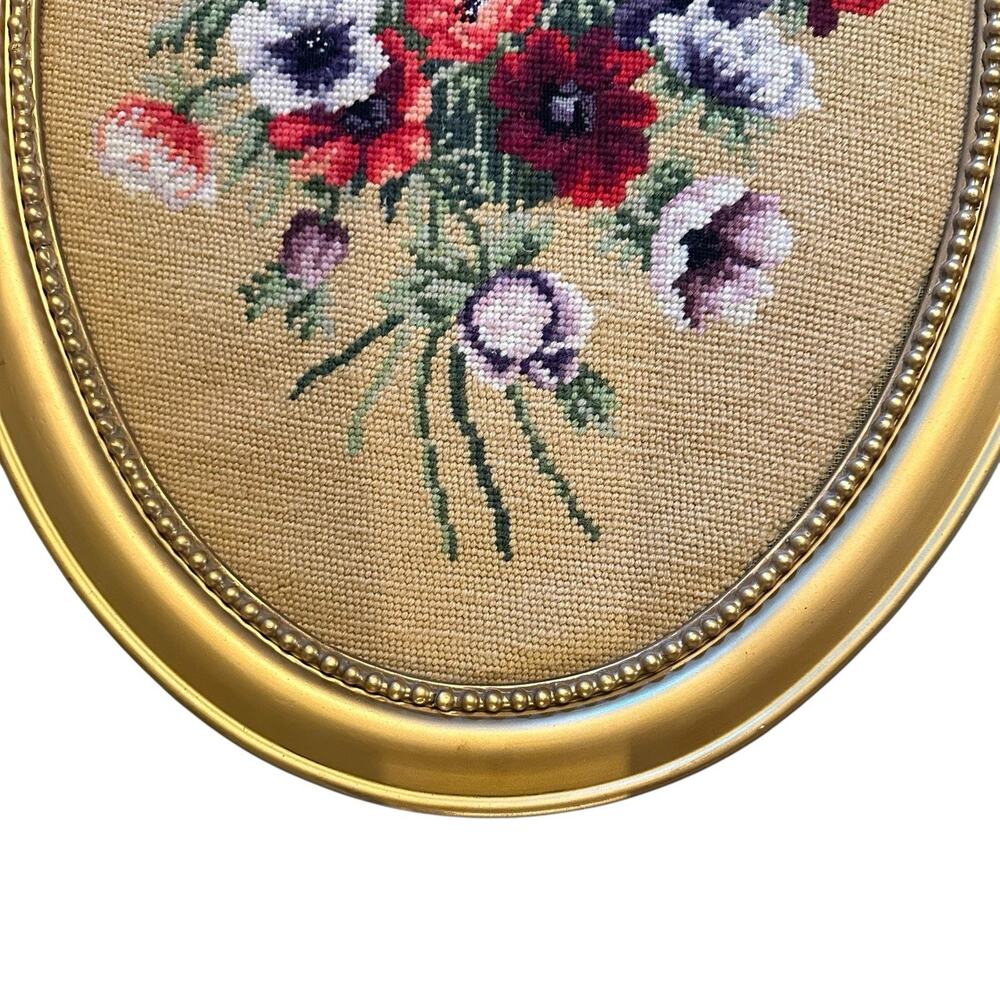 Vtg 70s 80s Floral Needlepoint Wall Art Gold Beaded Oval Frame 22.5" X 16.5" - Picture 3 of 5